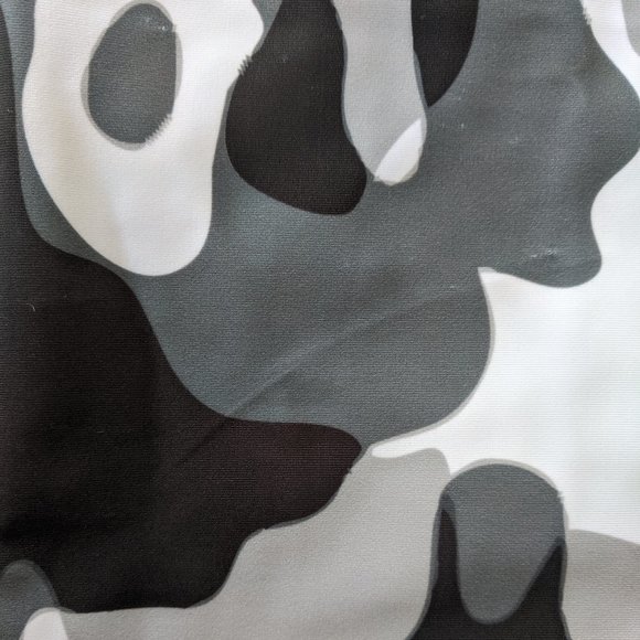 XS Cow Print Yoga Gym Workout Outfit Tank Top Biker Short Set Black Gray White - Picture 15 of 16